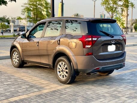 BHD 100, MAHINDRA XUV-500-W8, 2019, Automatic, 104000 KM, Mahindra XUV500 W-8 SEVEN SEATER SUV For Sale