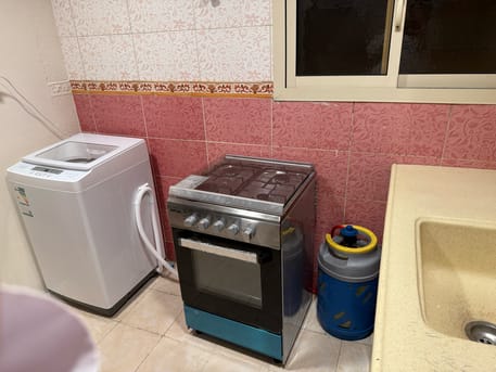 SAR 1800/month, Furnished, 1 BR, Fully Furnished Studio In A Newly Renivated Building (Shamaliyah Area)
